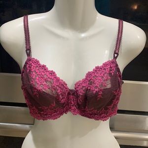 Wacoal size 36C Purple/Pink lace underwire bra. See photos for details. Bundle